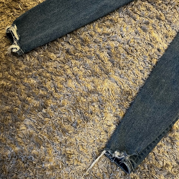 Size 8 AE Hi-Rise Distressed Jeggings - Picture 4 of 4